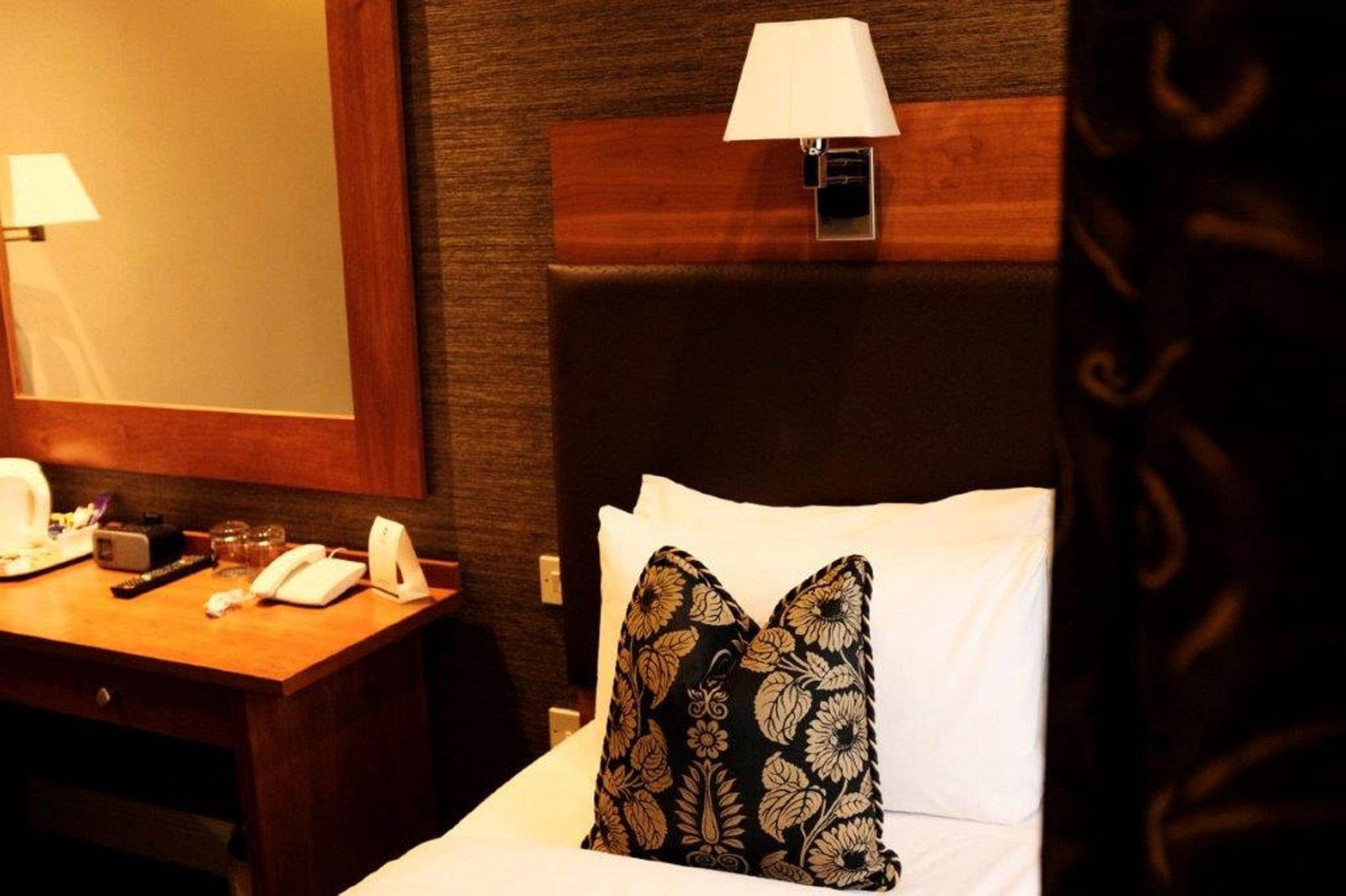 Best Western Garfield House Hotel Chryston Екстериор снимка