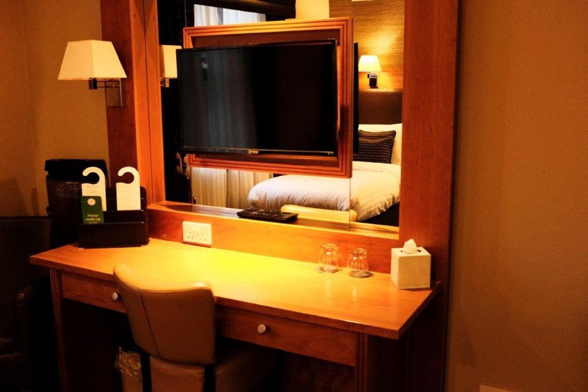 Best Western Garfield House Hotel Chryston Екстериор снимка