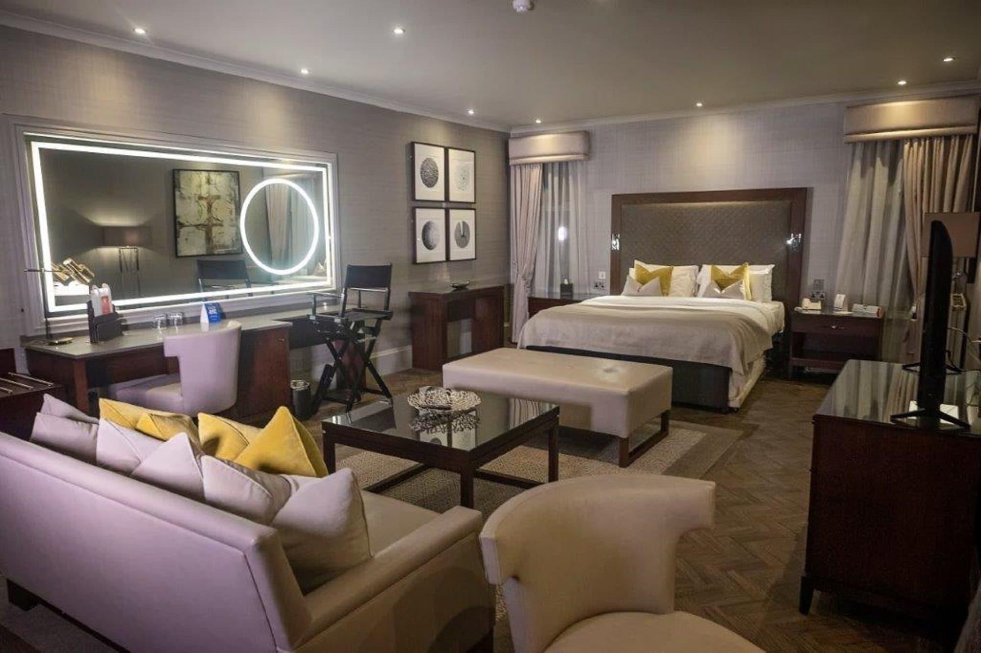 Best Western Garfield House Hotel Chryston Екстериор снимка