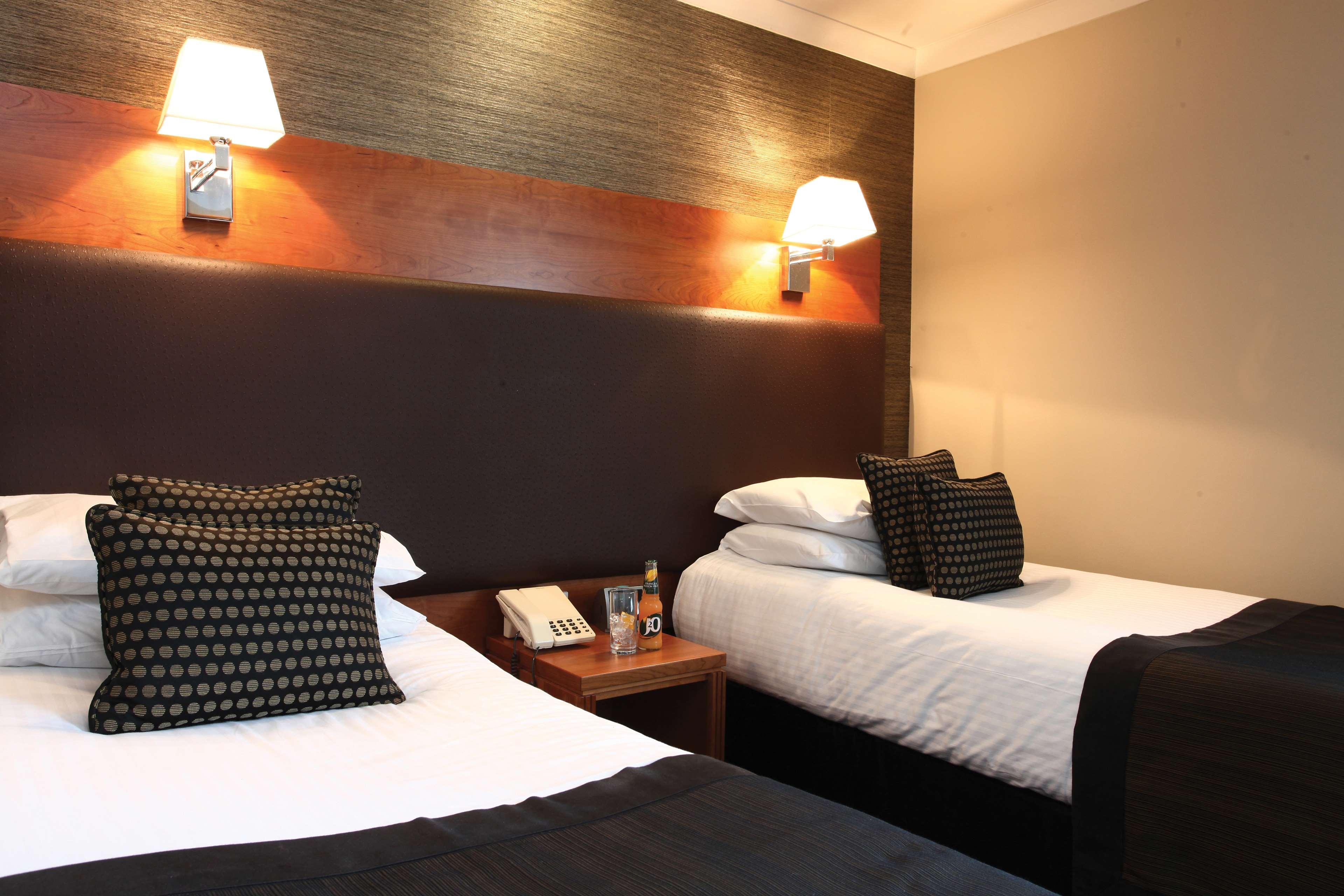 Best Western Garfield House Hotel Chryston Стая снимка
